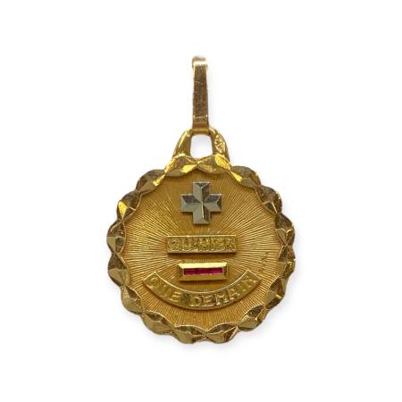 Pendentif + qu'hier - que...