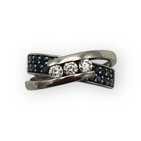 Bague or blanc 750 diamants...