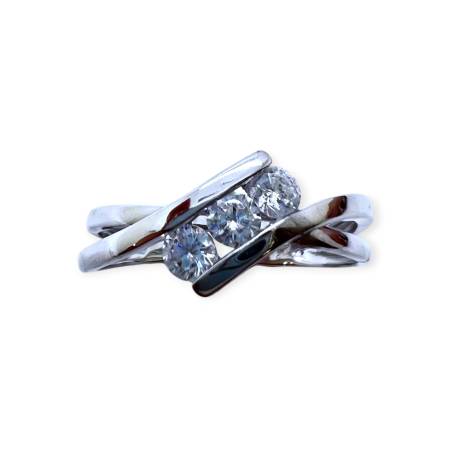 Bague en or blanc 375 et...