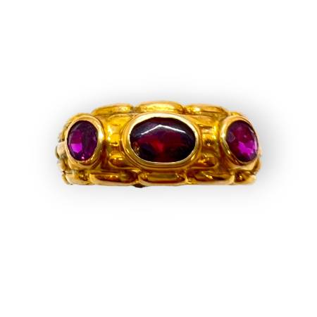 Bague en or 750 ornée de rubis